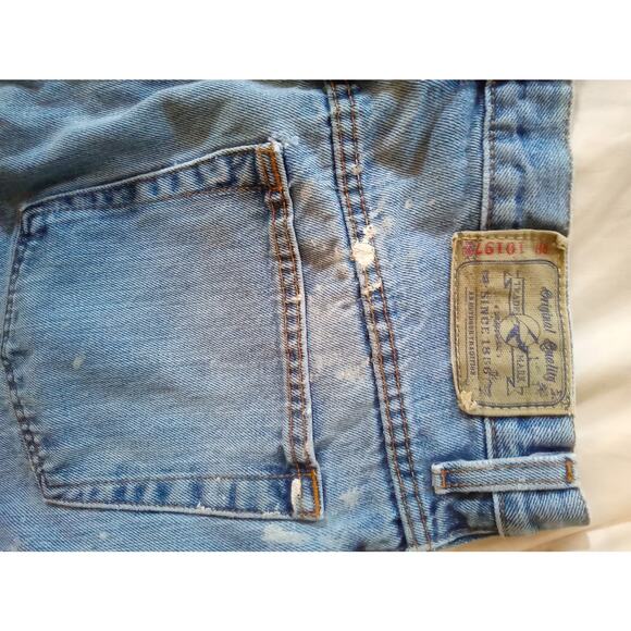 BassPro Men Jeans THRASHED Faded ripped size 32x32 Easy fit VTG - Picture 4 of 5